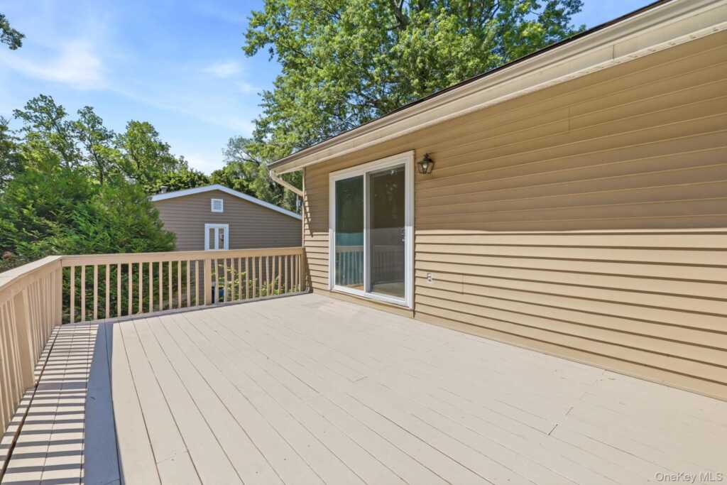 69 Crawford Terrace, New Rochelle, NY 10804 - Photo 13 of 29