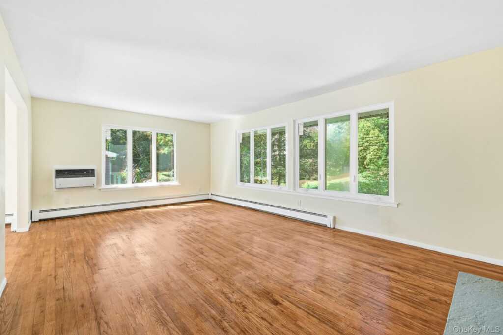 69 Crawford Terrace, New Rochelle, NY 10804 - Photo 6 of 29