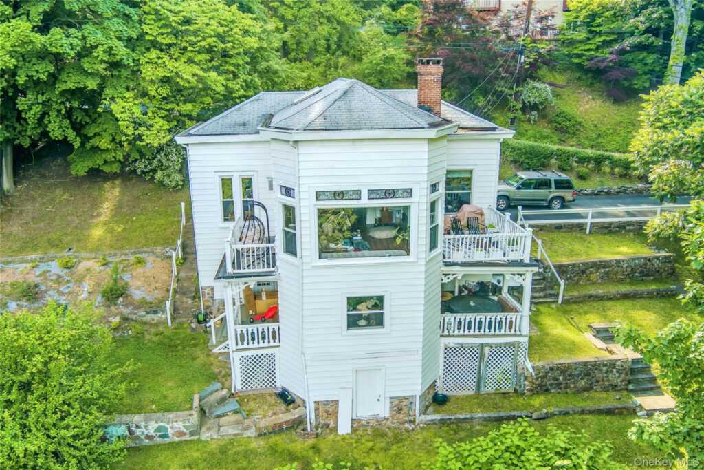 12 Shadyside Avenue, Nyack, NY 10960 - Photo 3 of 50