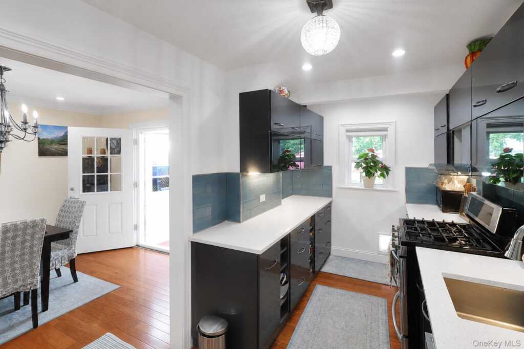 40 Emmett Terrace, New Rochelle, NY 10805 - Photo 14 of 50