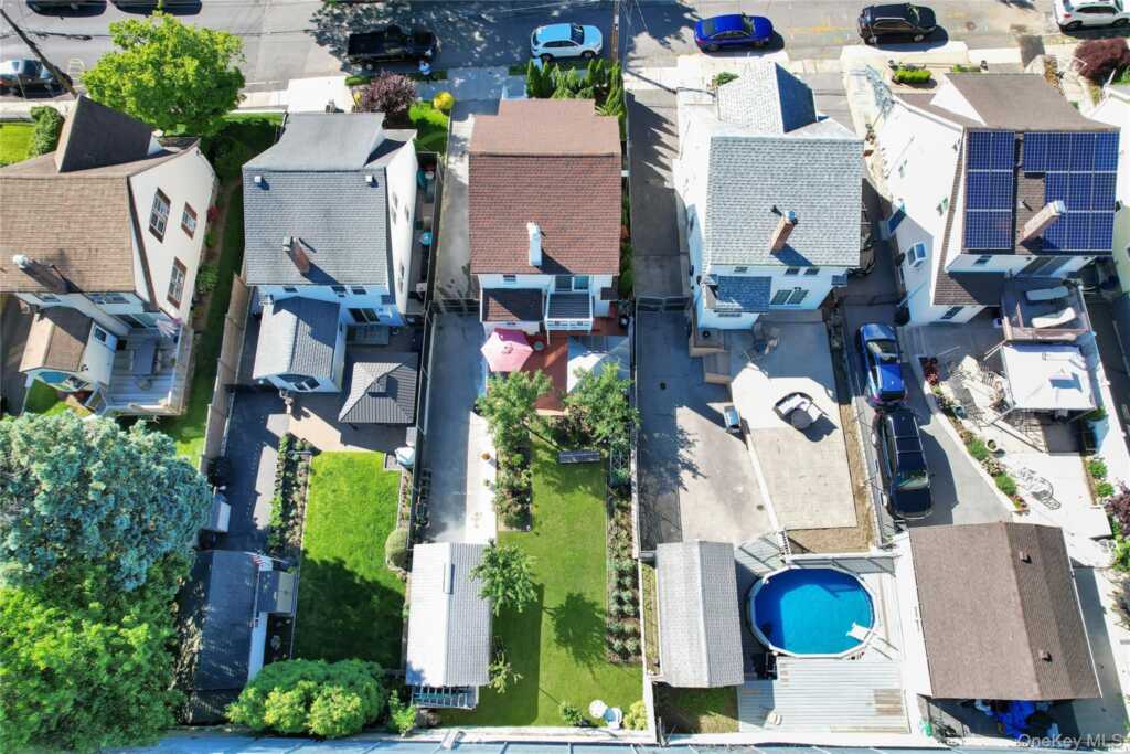 40 Emmett Terrace, New Rochelle, NY 10805 - Photo 3 of 50