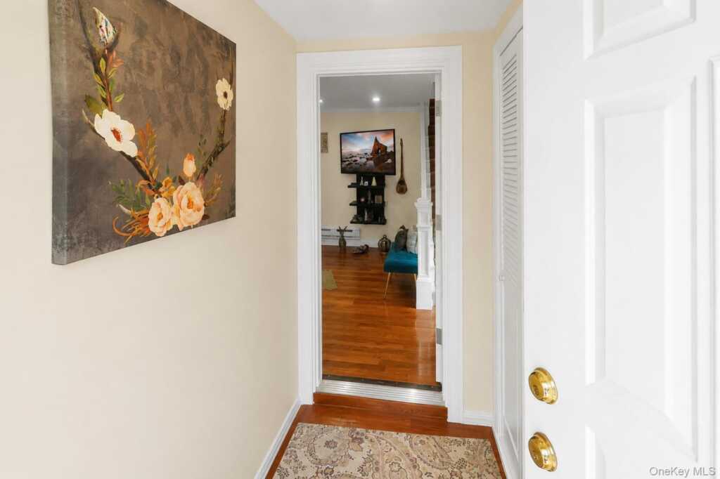 40 Emmett Terrace, New Rochelle, NY 10805 - Photo 4 of 50