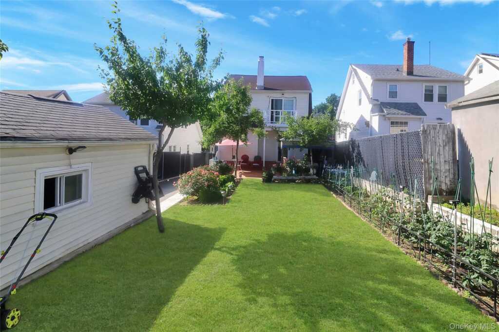 40 Emmett Terrace, New Rochelle, NY 10805 - Photo 45 of 50