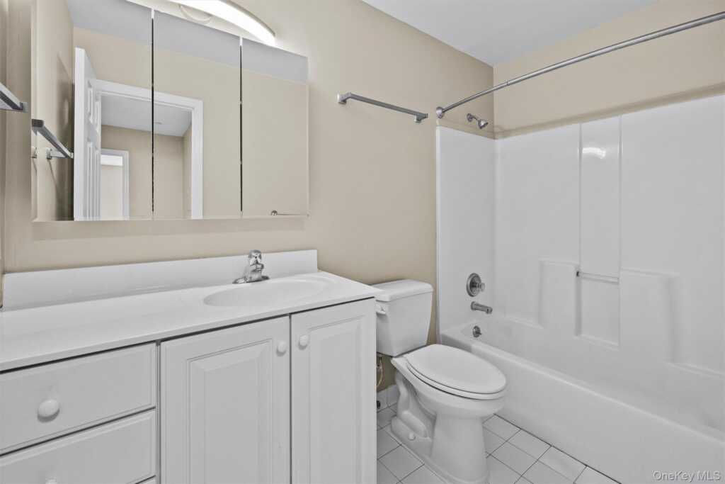 10-12 Chestnut Street, Unit #A304, Suffern, NY 10901 - Photo 20 of 35