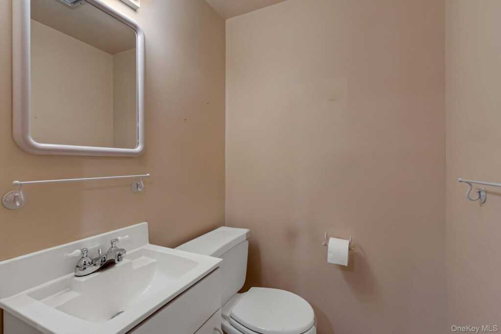 8 Village Gate Way, Unit #8, Nyack, NY 10960 - Photo 22 of 35