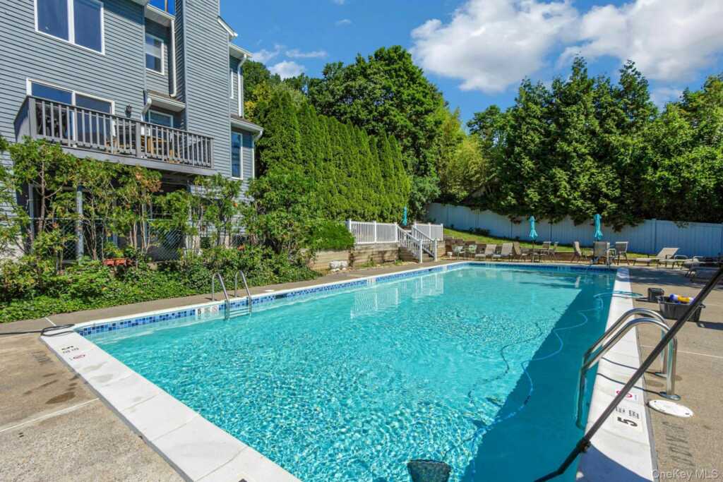 8 Village Gate Way, Unit #8, Nyack, NY 10960 - Photo 3 of 35