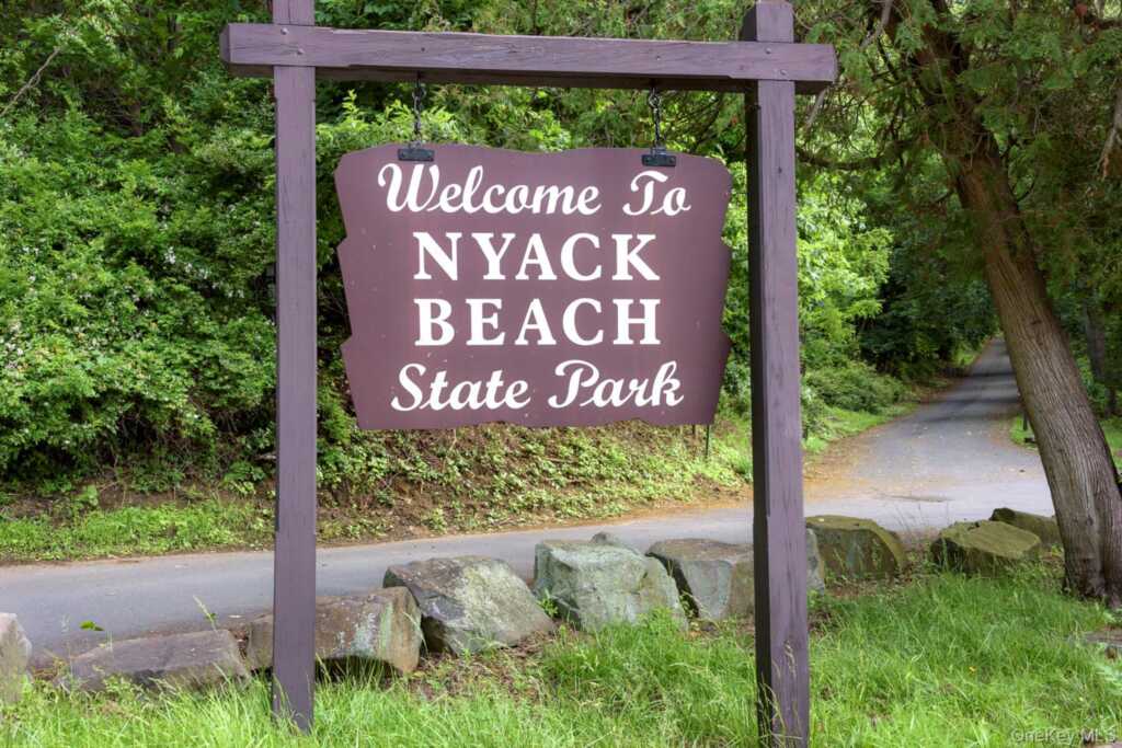 8 Village Gate Way, Unit #8, Nyack, NY 10960 - Photo 33 of 35