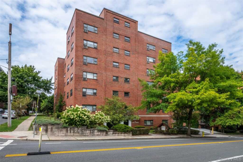 15 Lake Street, Unit #4-J, White Plains, NY 10603