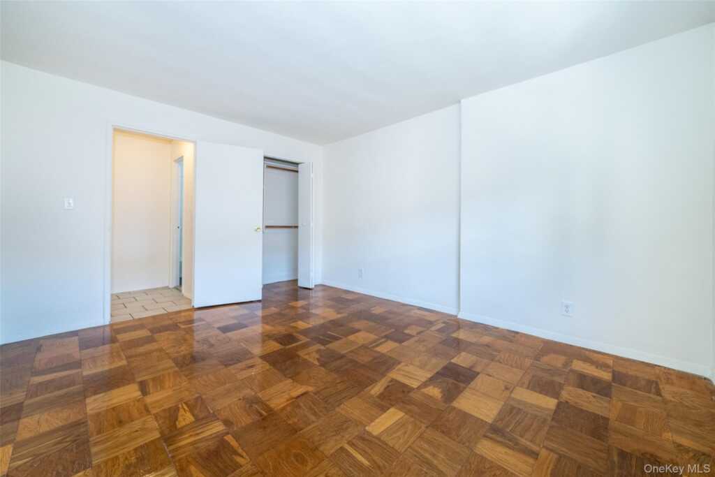 15 Lake Street, Unit #4-J, White Plains, NY 10603 - Photo 17 of 23