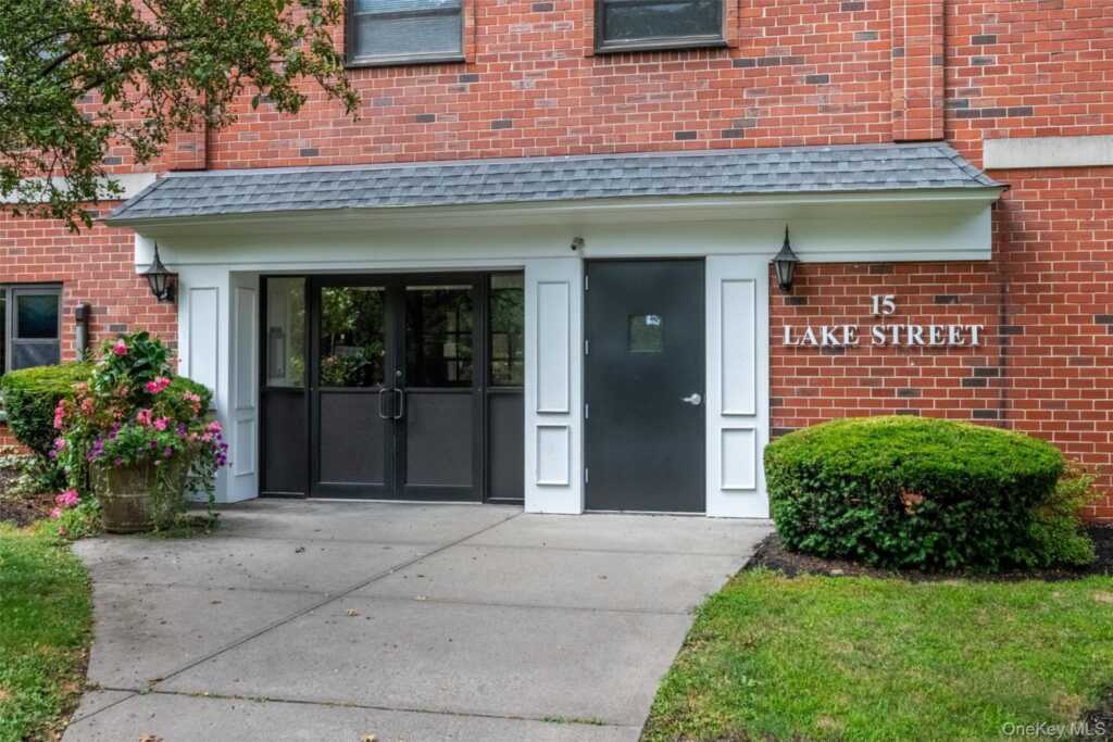 15 Lake Street, Unit #4-J, White Plains, NY 10603 - Photo 18 of 23