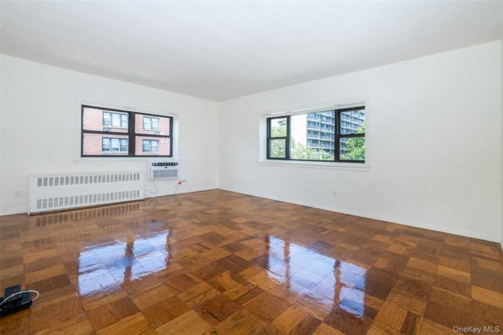 15 Lake Street, Unit #4-J, White Plains, NY 10603 - Photo 6 of 23