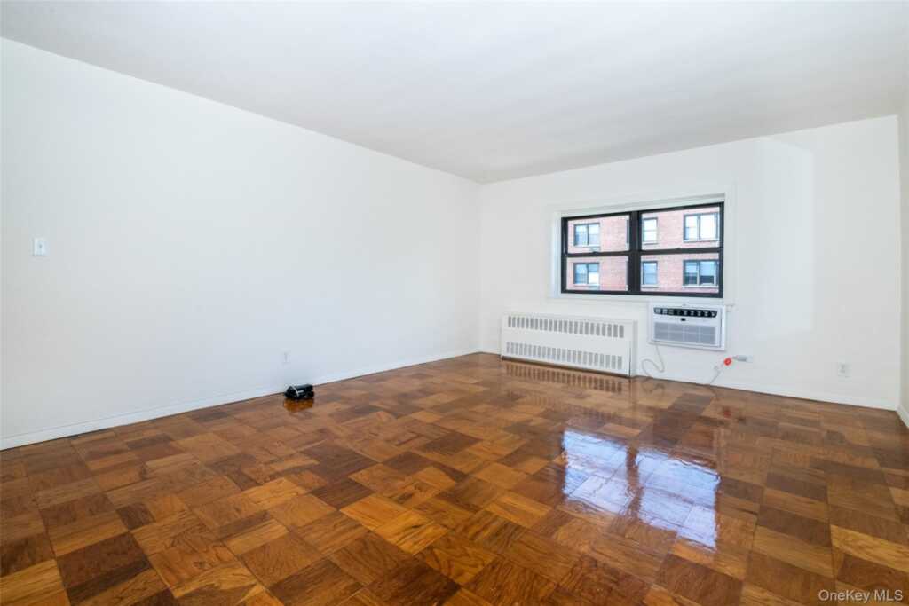 15 Lake Street, Unit #4-J, White Plains, NY 10603 - Photo 7 of 23
