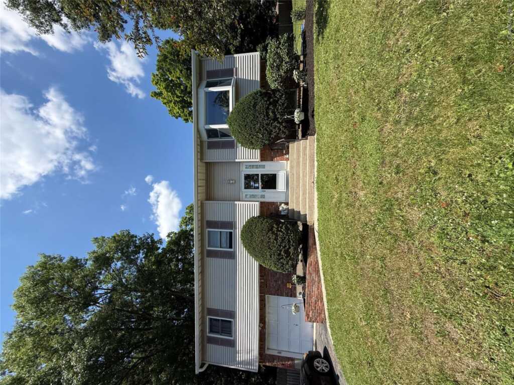 7 Twin Court, Pearl River, NY 10965