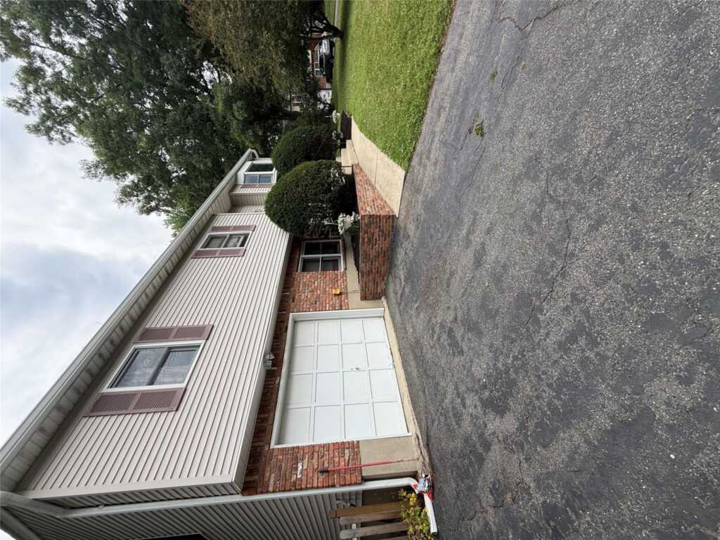 7 Twin Court, Pearl River, NY 10965 - Photo 13 of 16