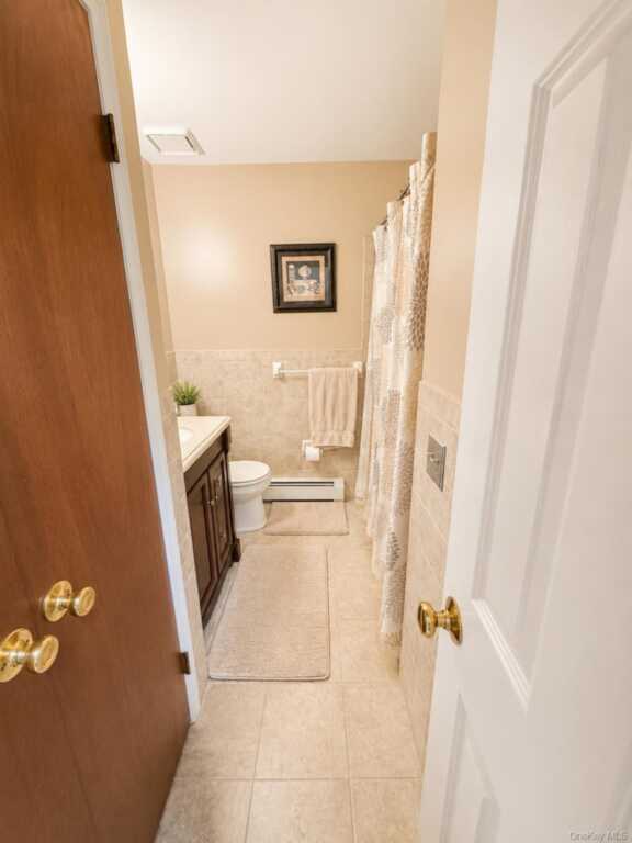 7 Twin Court, Pearl River, NY 10965 - Photo 4 of 16