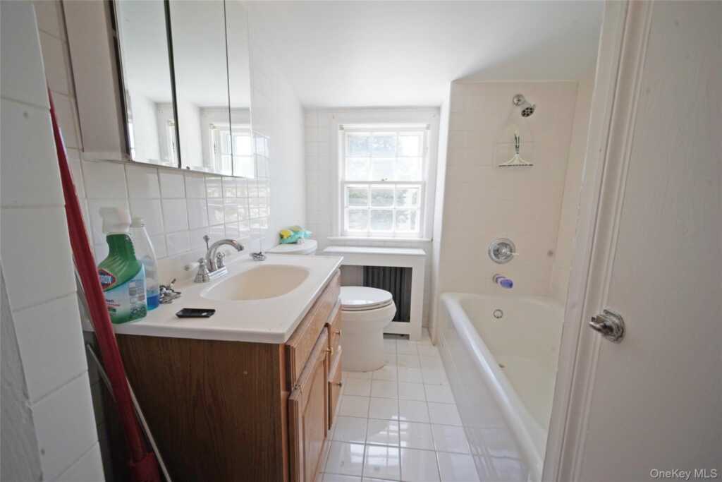 416 Ridgeway, White Plains, NY 10605 - Photo 10 of 15