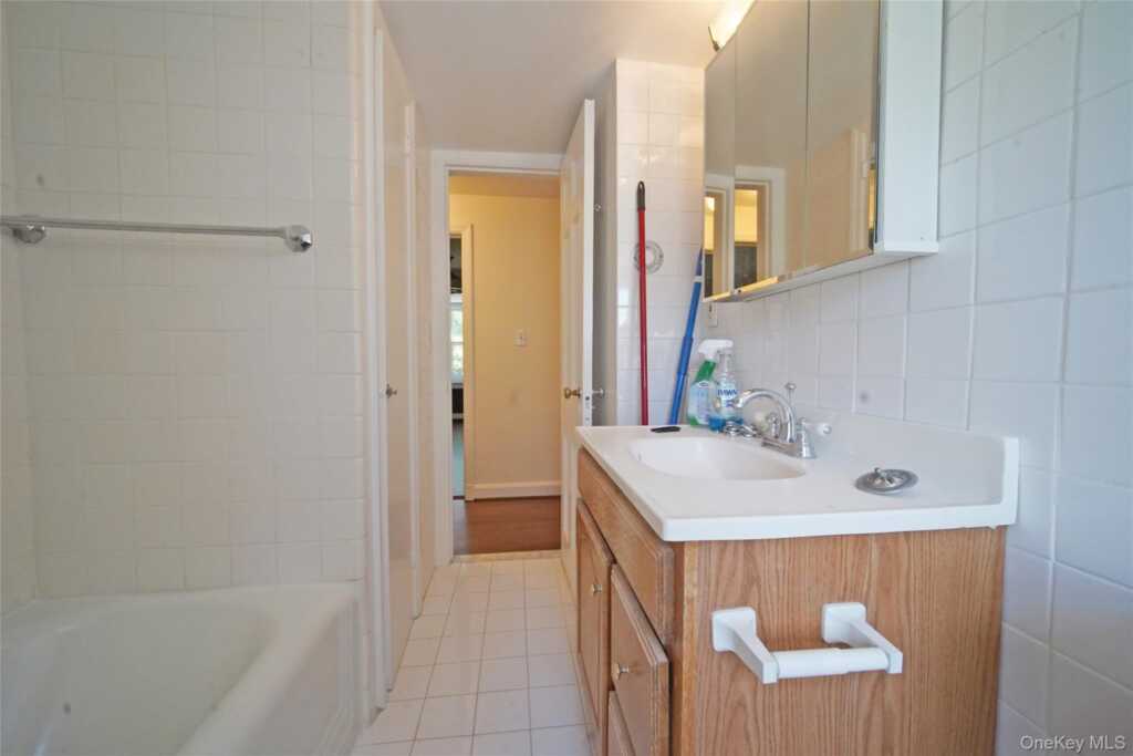 416 Ridgeway, White Plains, NY 10605 - Photo 11 of 15