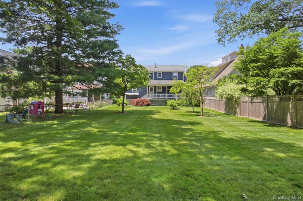 419 Beach Avenue, Rye, NY 10543 - Photo 6 of 28