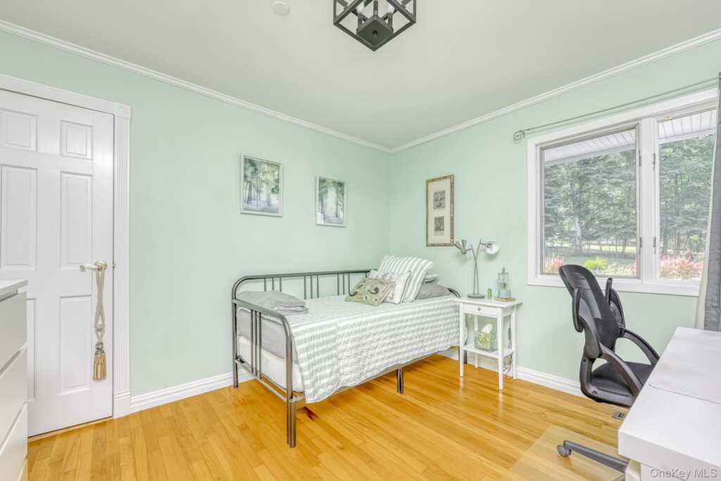 10 Longbow Road, Suffern, NY 10901 - Photo 14 of 27