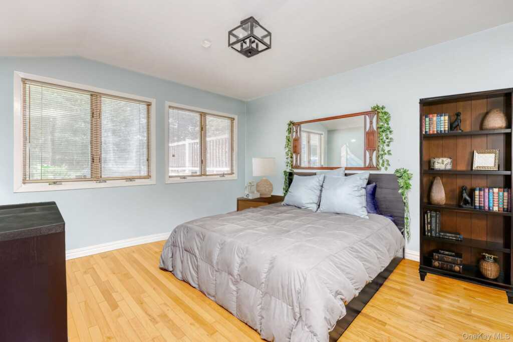 10 Longbow Road, Suffern, NY 10901 - Photo 16 of 27