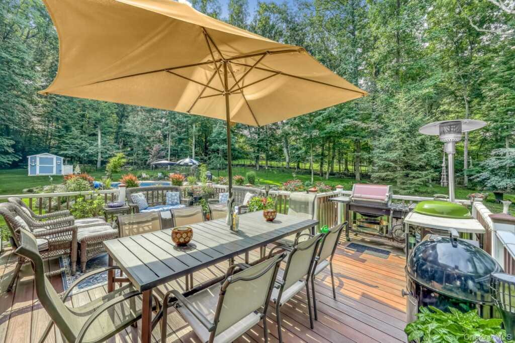 10 Longbow Road, Suffern, NY 10901 - Photo 19 of 27