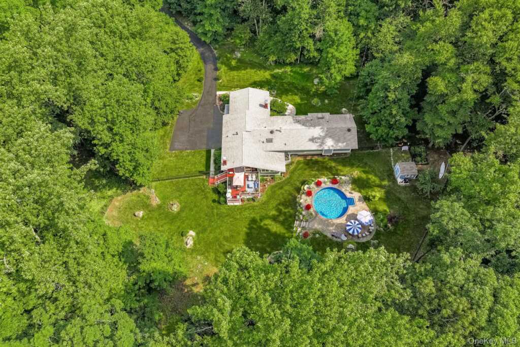 10 Longbow Road, Suffern, NY 10901 - Photo 22 of 27