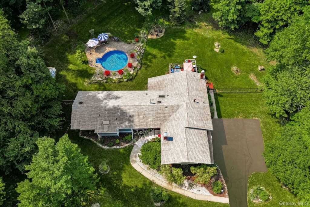 10 Longbow Road, Suffern, NY 10901 - Photo 23 of 27
