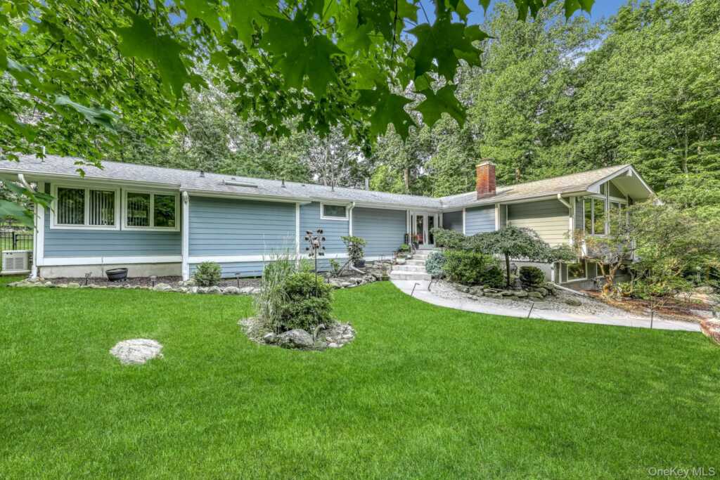 10 Longbow Road, Suffern, NY 10901 - Photo 3 of 27