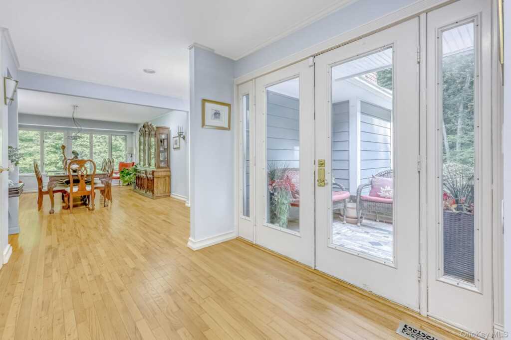 10 Longbow Road, Suffern, NY 10901 - Photo 4 of 27