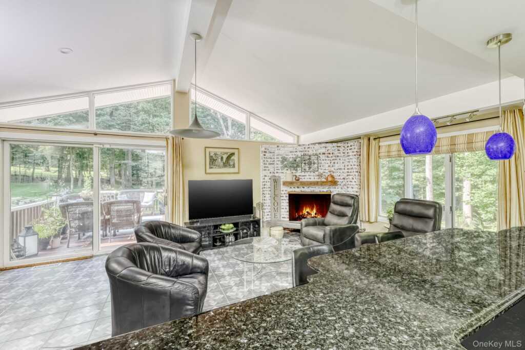 10 Longbow Road, Suffern, NY 10901 - Photo 8 of 27