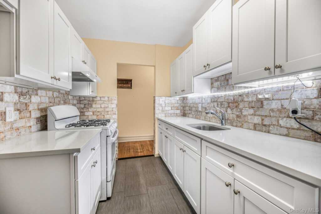 42 Barker Avenue, Unit #2B, White Plains, NY 10601 - Photo 7 of 16