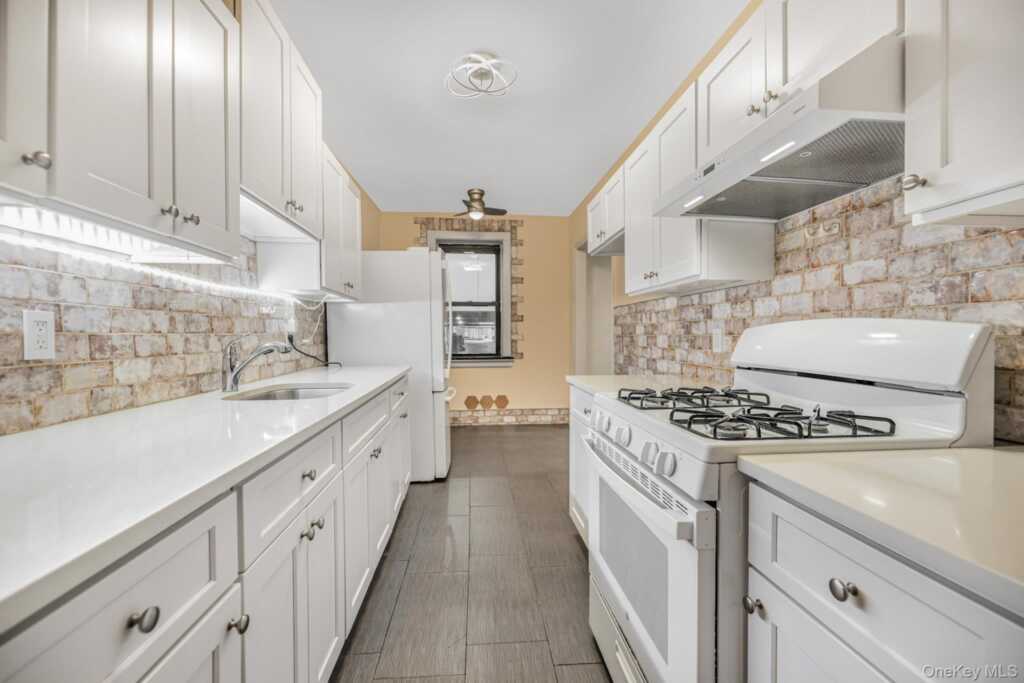 42 Barker Avenue, Unit #2B, White Plains, NY 10601 - Photo 8 of 16
