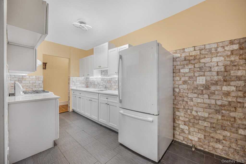 42 Barker Avenue, Unit #2B, White Plains, NY 10601 - Photo 9 of 16