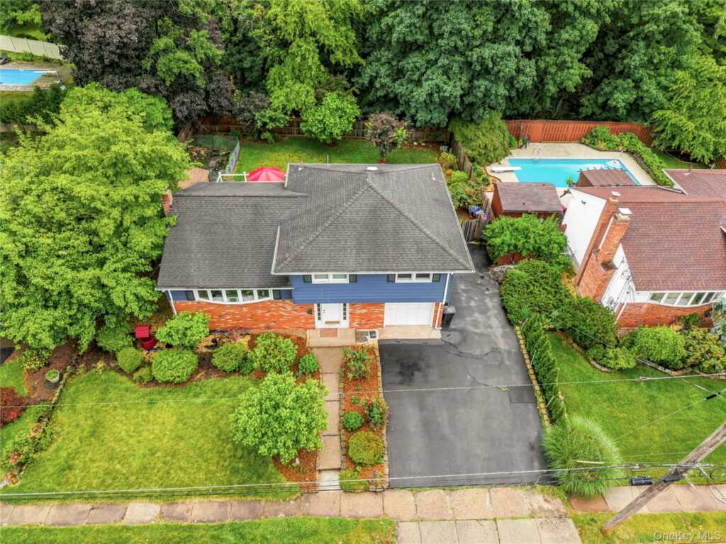4 Forest Knoll Drive, Suffern, NY 10901 - Photo 2 of 37