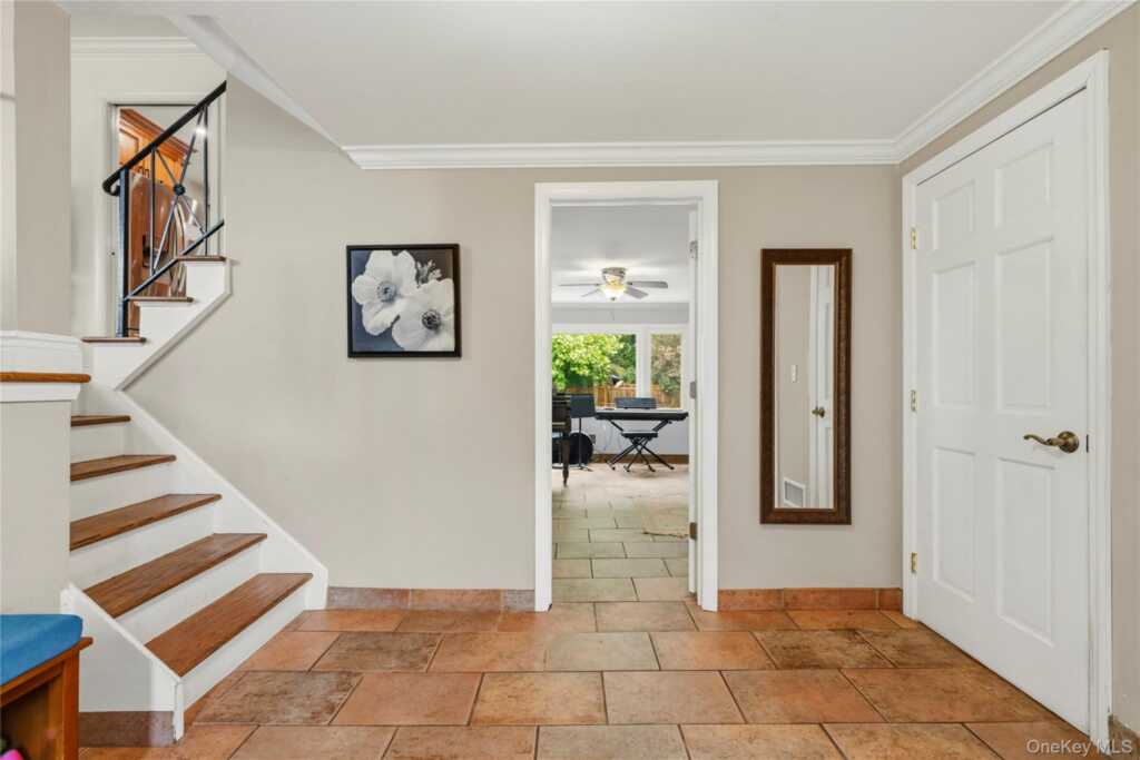 4 Forest Knoll Drive, Suffern, NY 10901 - Photo 3 of 37