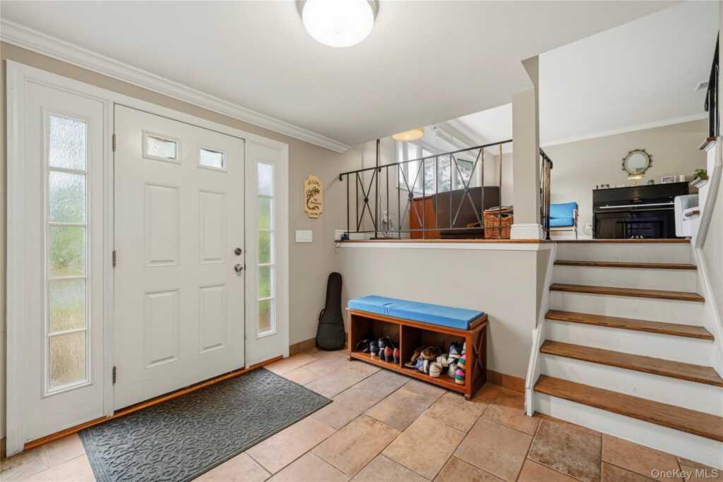 4 Forest Knoll Drive, Suffern, NY 10901 - Photo 4 of 37