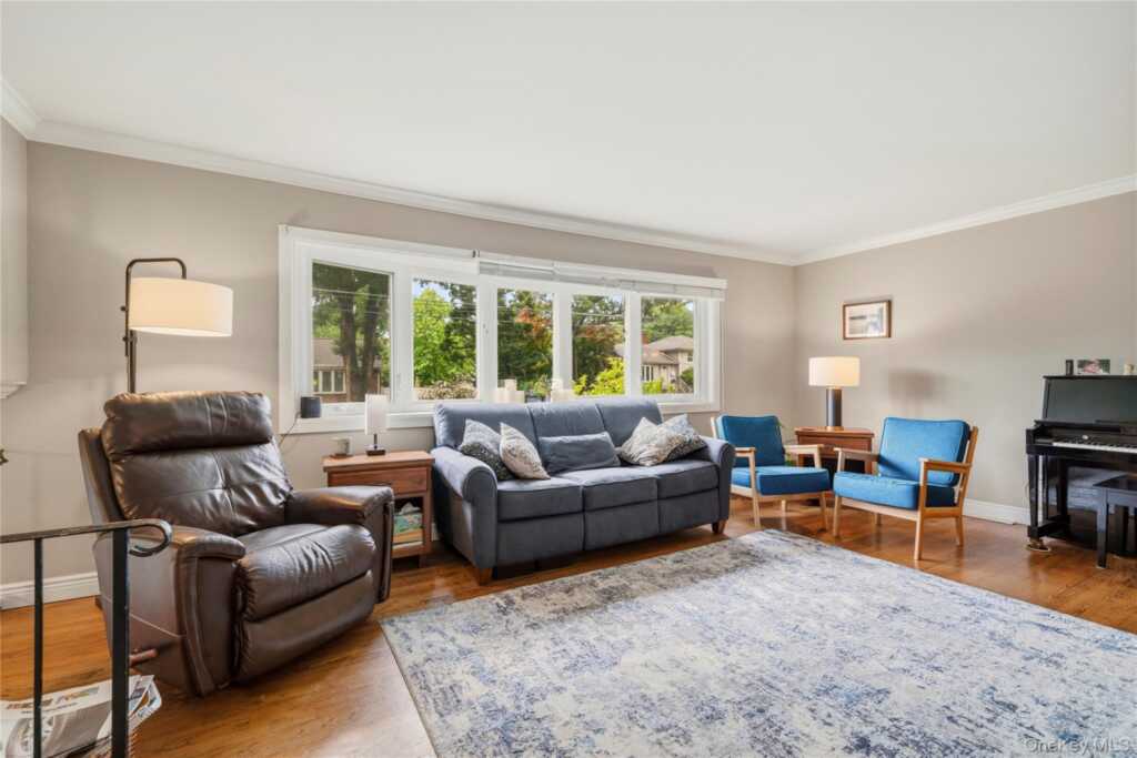 4 Forest Knoll Drive, Suffern, NY 10901 - Photo 7 of 37