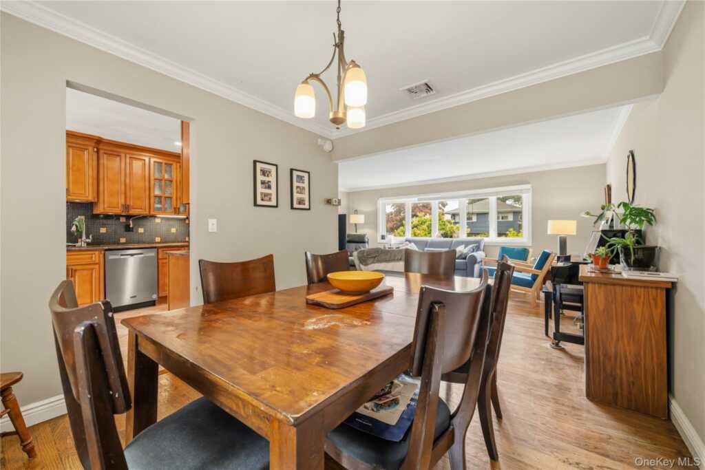 4 Forest Knoll Drive, Suffern, NY 10901 - Photo 9 of 37