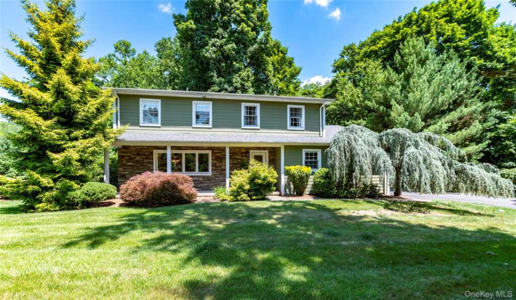 12 Sickletown Road, Pearl River, NY 10965