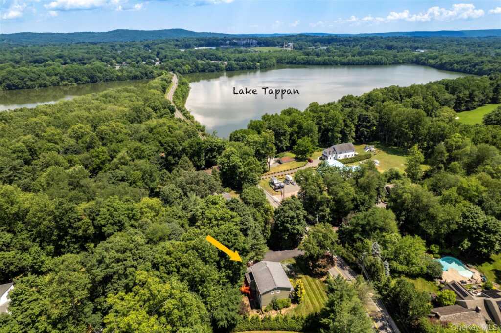 12 Sickletown Road, Pearl River, NY 10965 - Photo 12 of 50