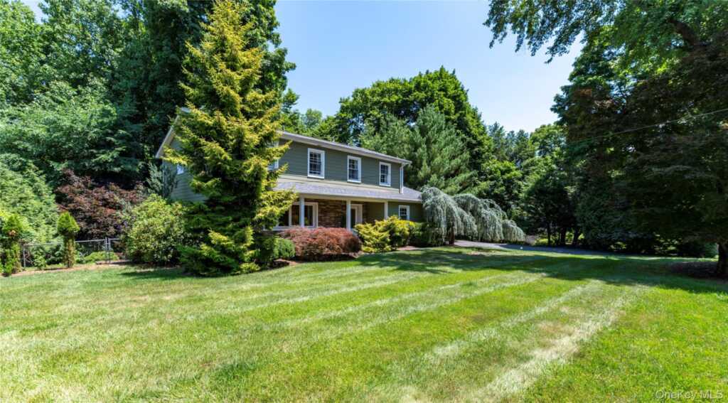 12 Sickletown Road, Pearl River, NY 10965 - Photo 3 of 50