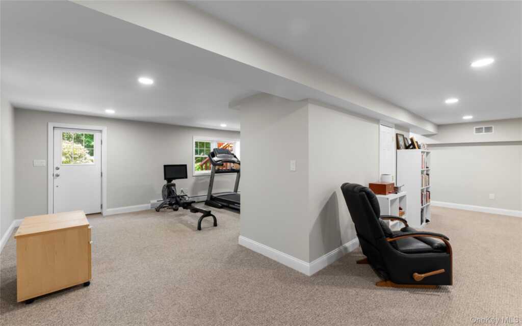 12 Sickletown Road, Pearl River, NY 10965 - Photo 46 of 50