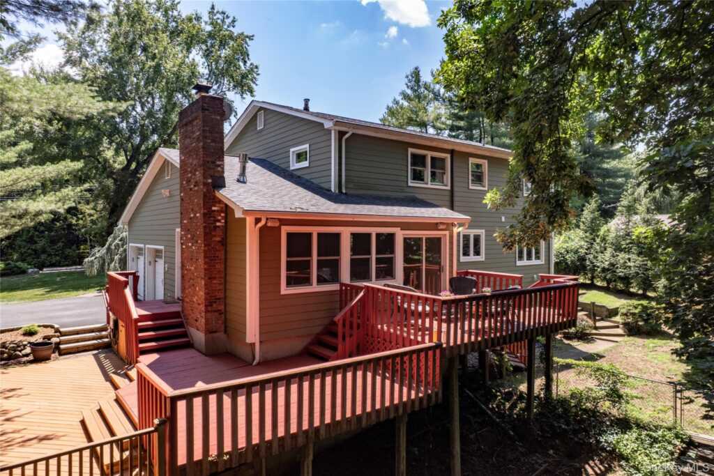 12 Sickletown Road, Pearl River, NY 10965 - Photo 9 of 50
