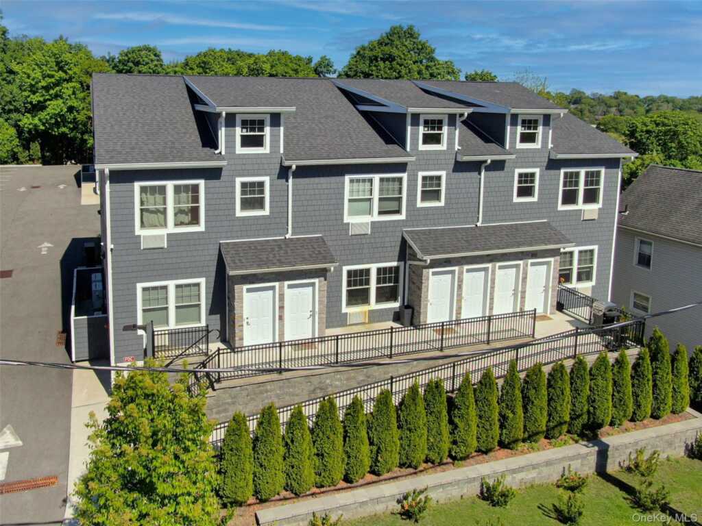 108 N Kensico Avenue, Unit #6A, White Plains, NY 10604