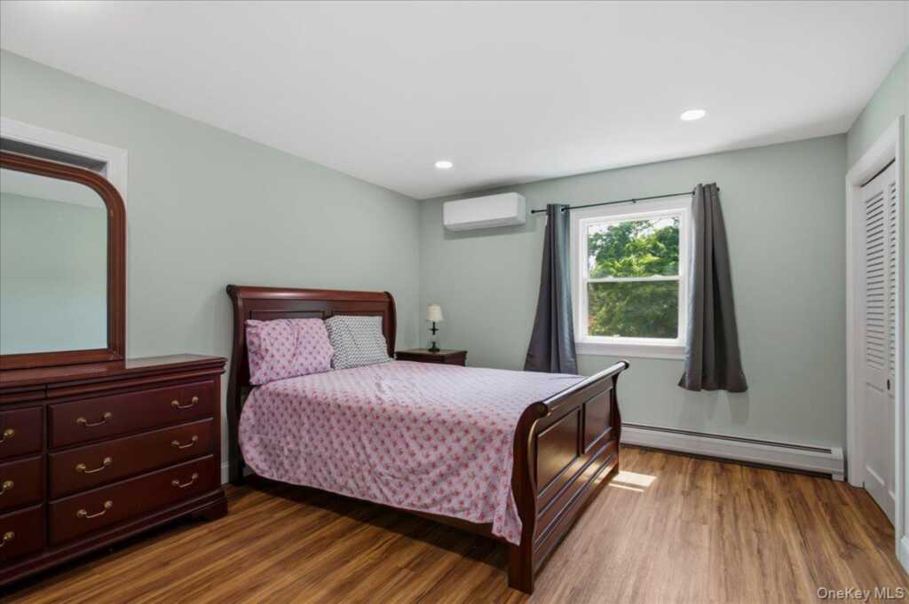 436 Storms Road, Valley Cottage, NY 10989 - Photo 11 of 34