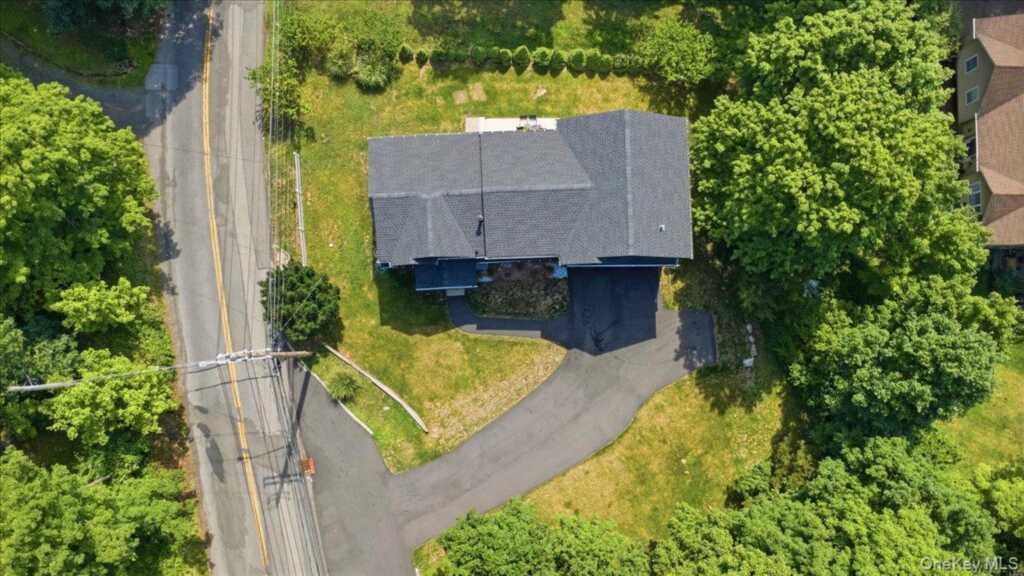 436 Storms Road, Valley Cottage, NY 10989 - Photo 23 of 34