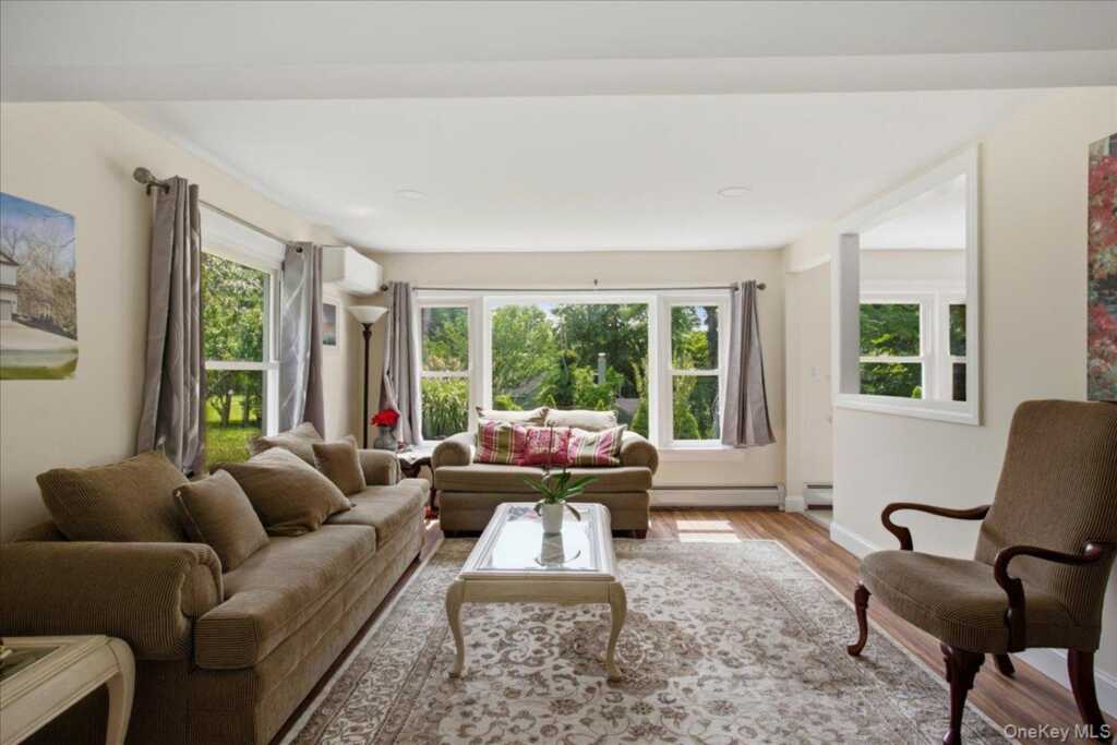 436 Storms Road, Valley Cottage, NY 10989 - Photo 4 of 34