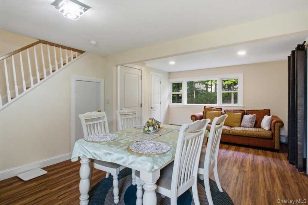 436 Storms Road, Valley Cottage, NY 10989 - Photo 8 of 34
