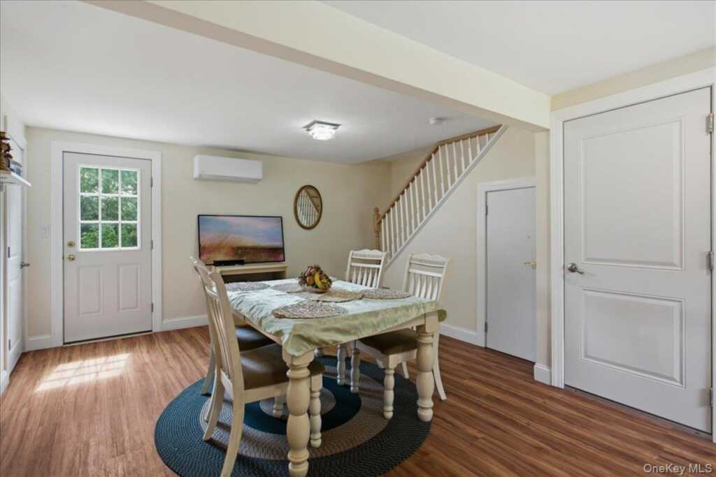 436 Storms Road, Valley Cottage, NY 10989 - Photo 9 of 34