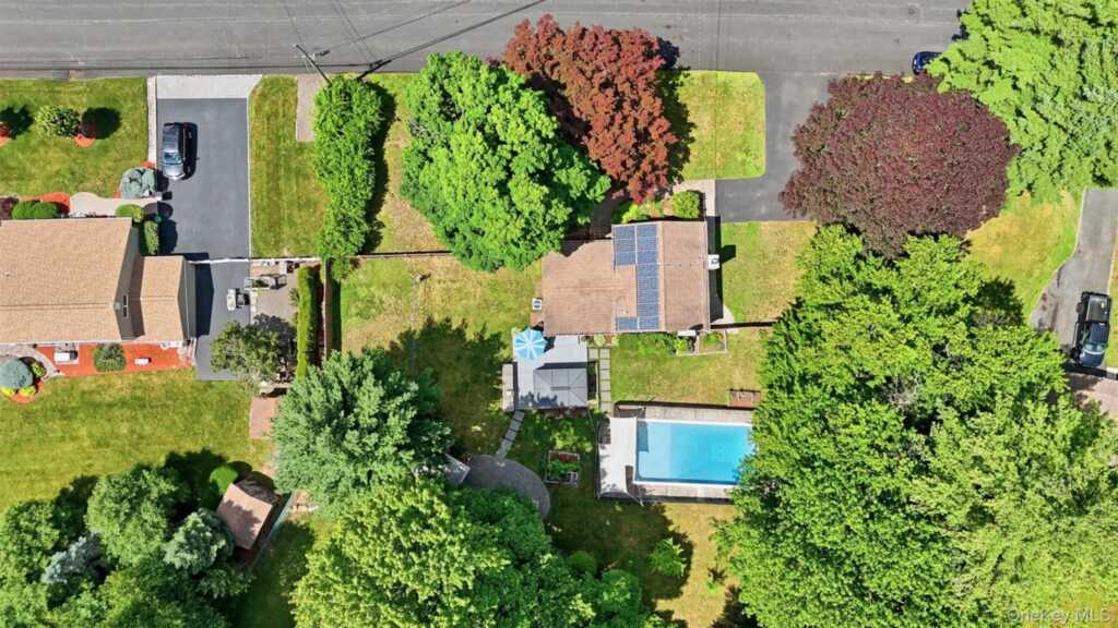 9 Homestead Lane, New City, NY 10956 - Photo 4 of 30